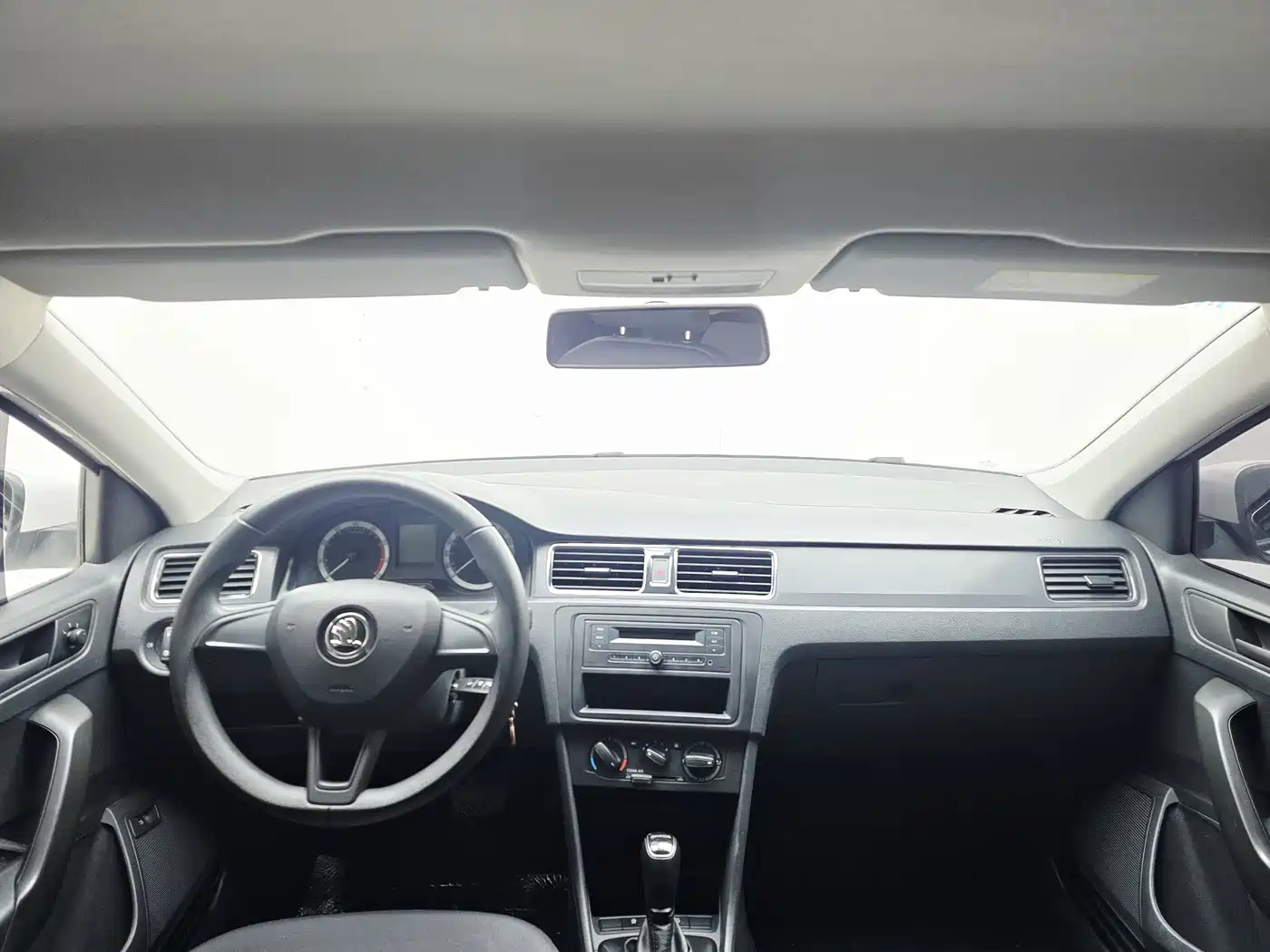 Škoda Rapid 2019 Facelift 1.5L Automatic Standard Version China VI фото 9