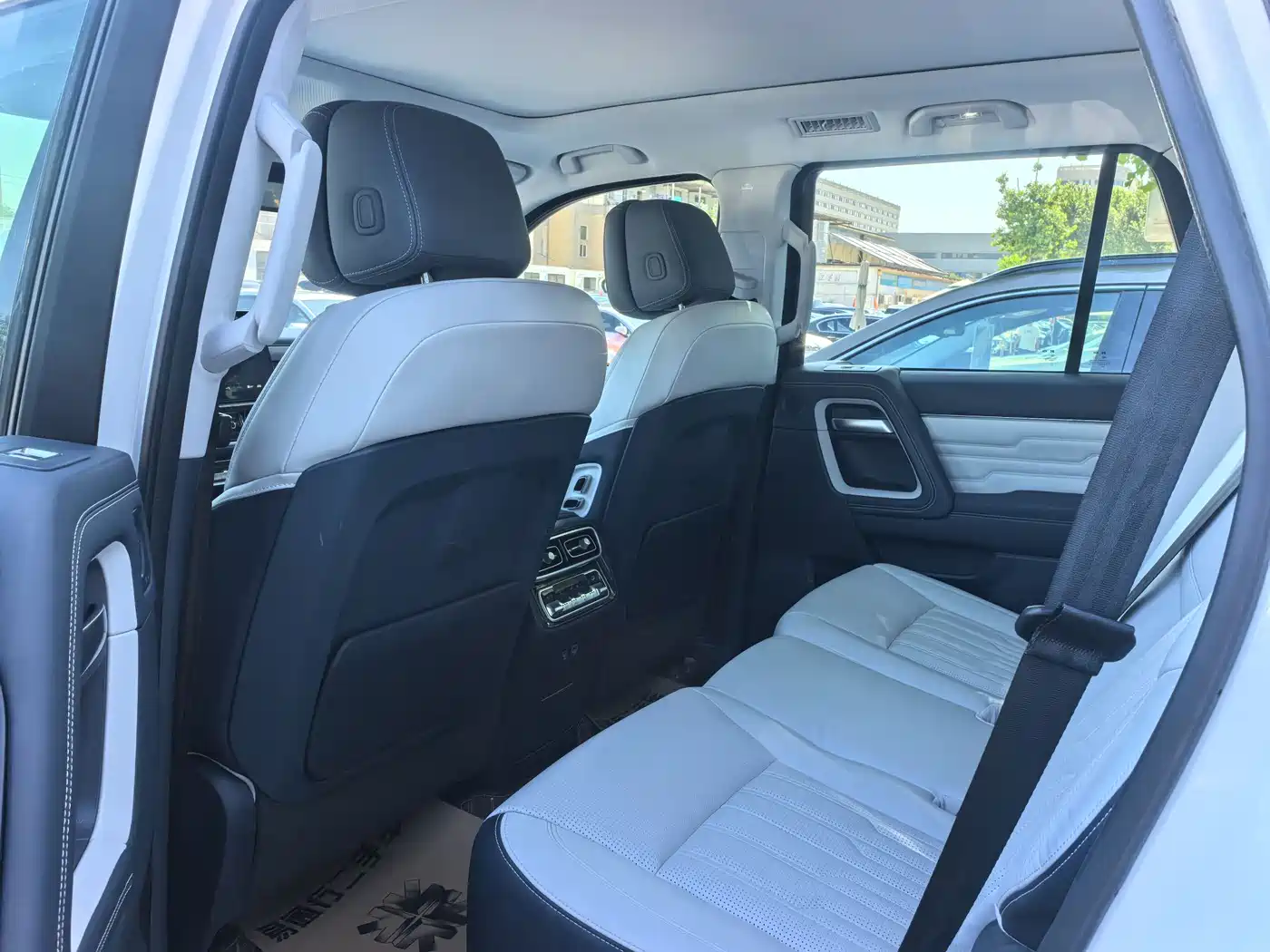 BAIC ORV Beijing Off-Road BJ60 2022 2.0T May Day Edition 7-Seater фото 6