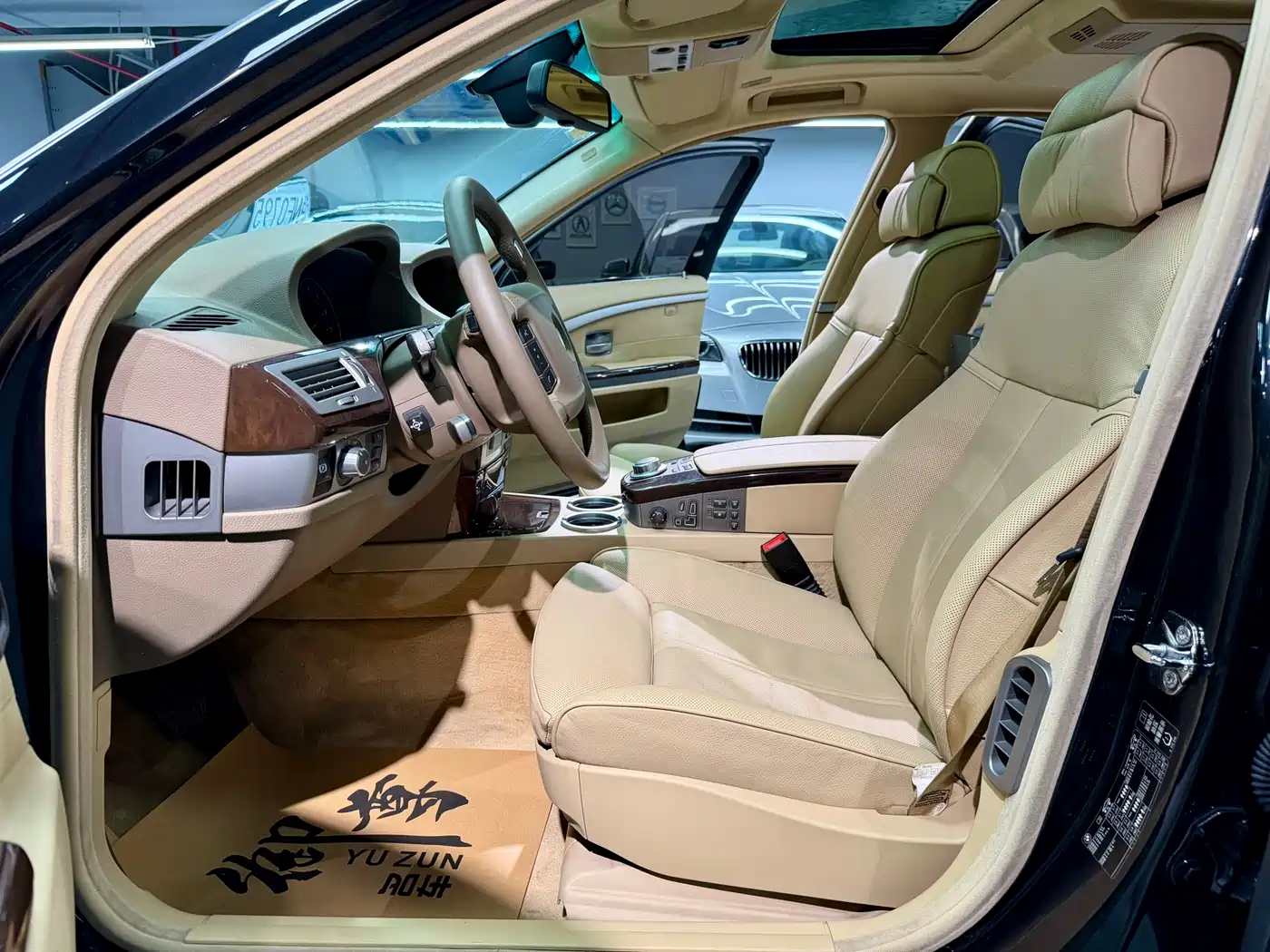 BMW 7 Series 2005 Model 740Li фото 8