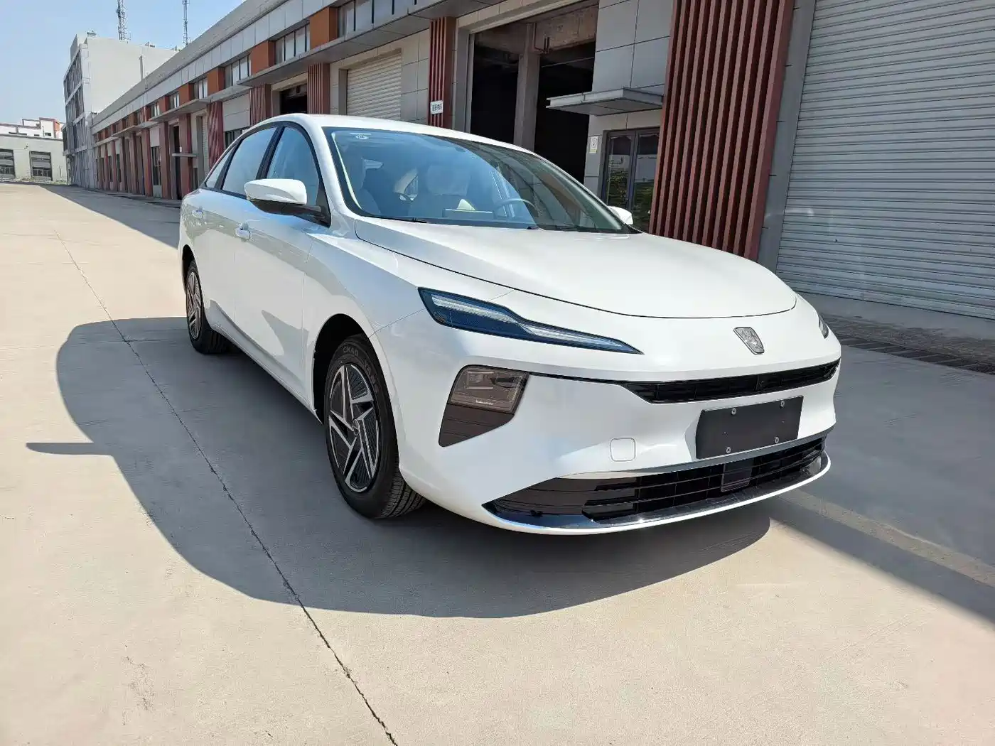 Roewe E6 2025 — пригон из Китая