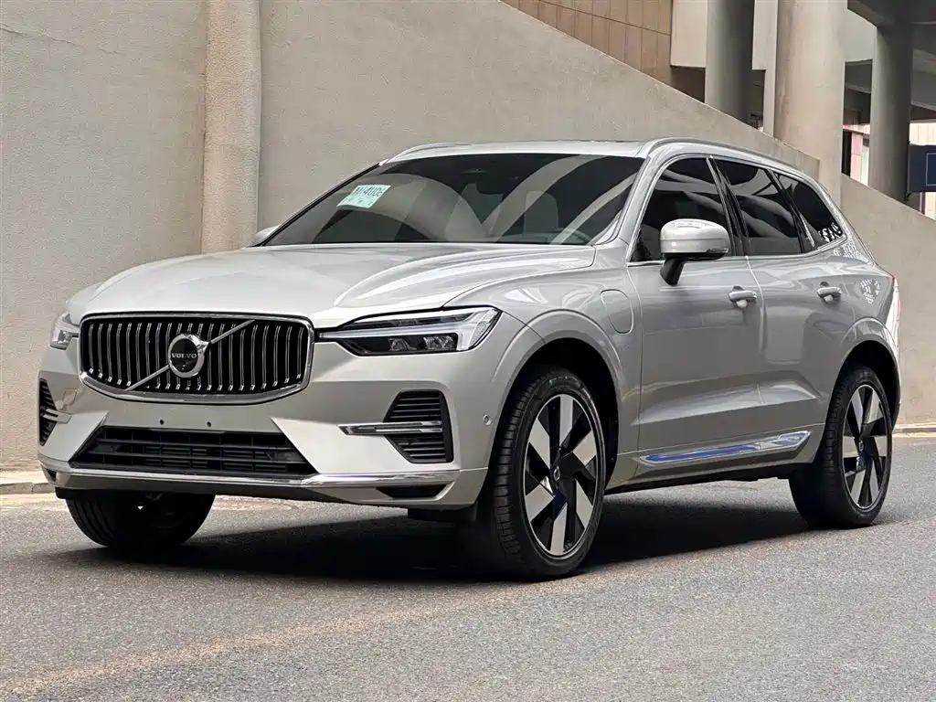 VOLVO XC60 PLUG IN HYBRID