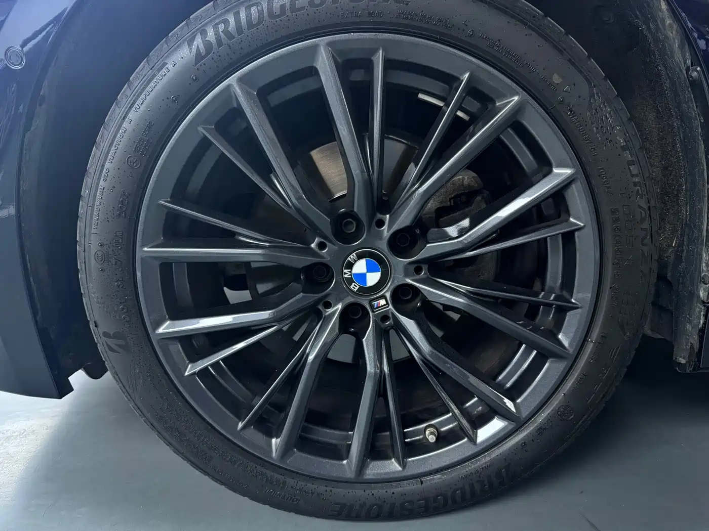 BMW 3 Series 2024 325Li M Sport Shadowline Package фото 13