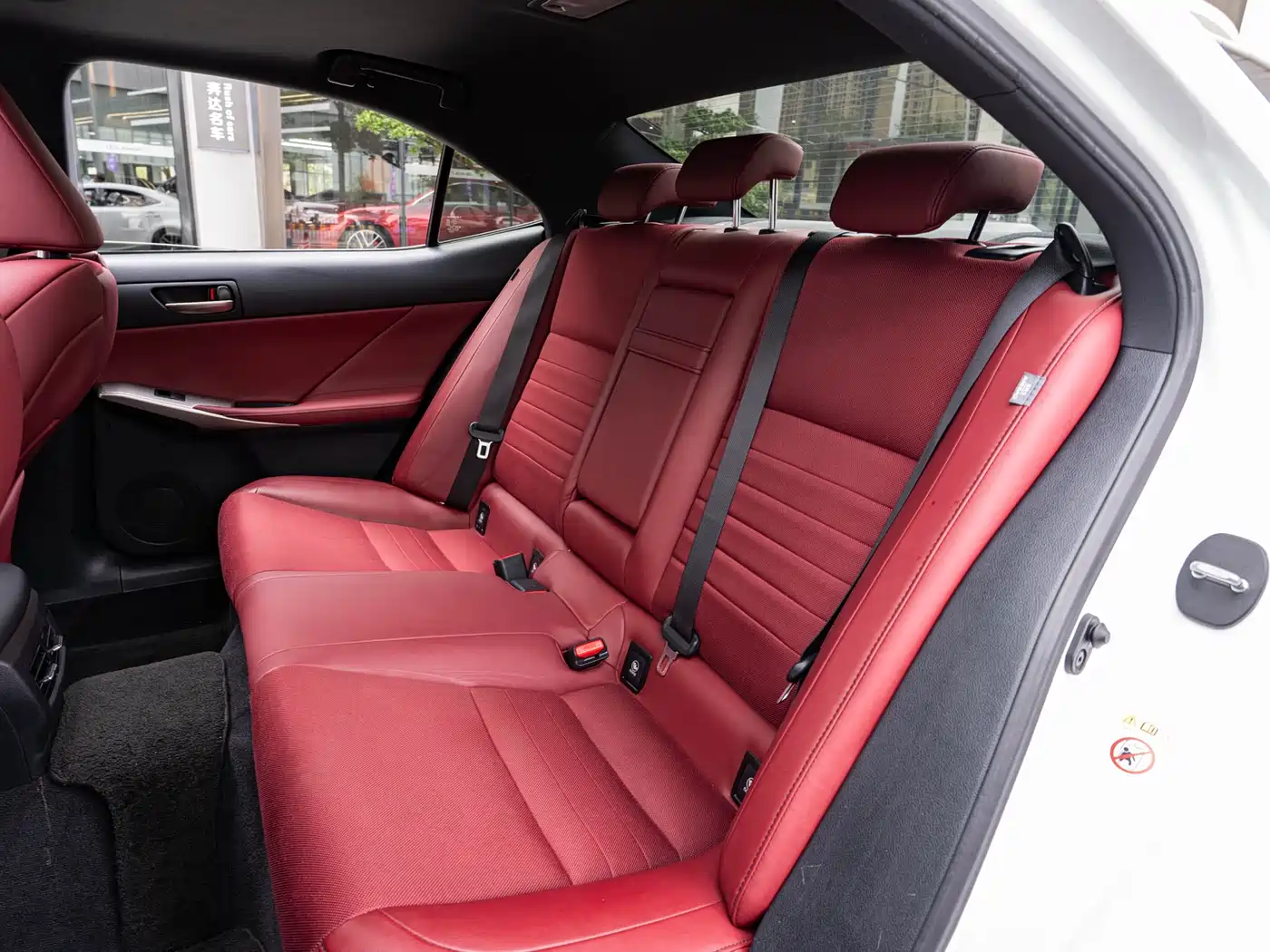 Lexus IS 2017 300 F SPORT фото 12