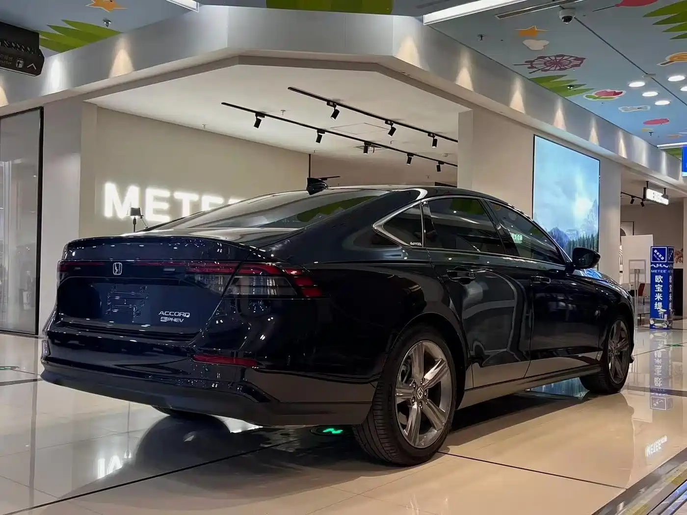 Honda Accord New Energy 2023 2.0L e:PHEV Luxury Edition фото 9