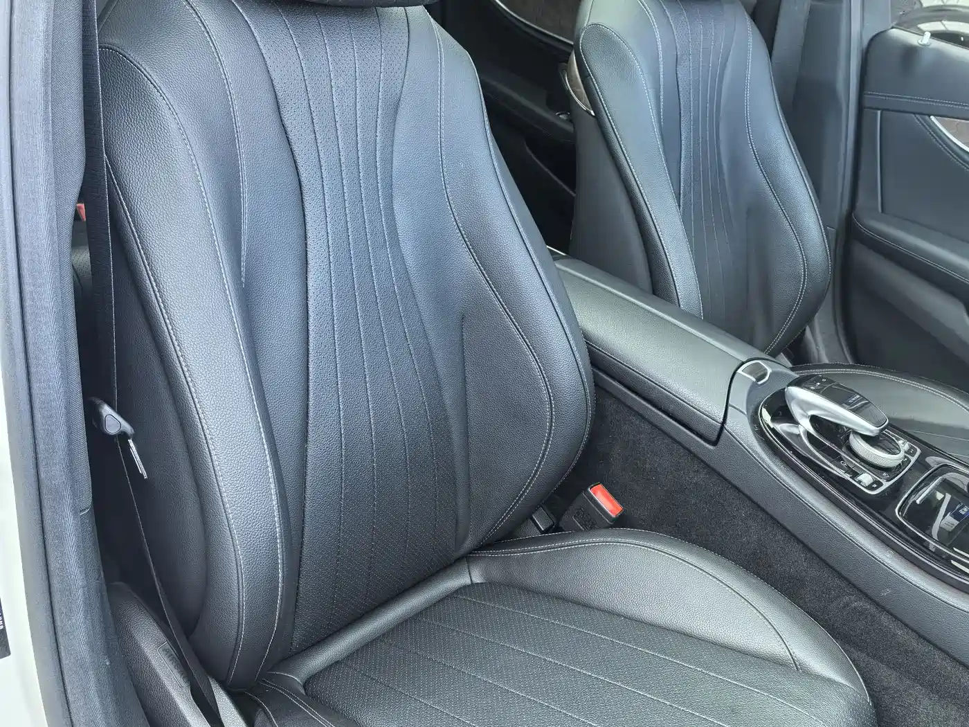 Mercedes-Benz E-Class 2016 E 300 L Fashion Type фото 9