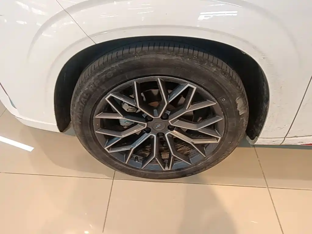 Фото 23 - Changan Oshan Z6