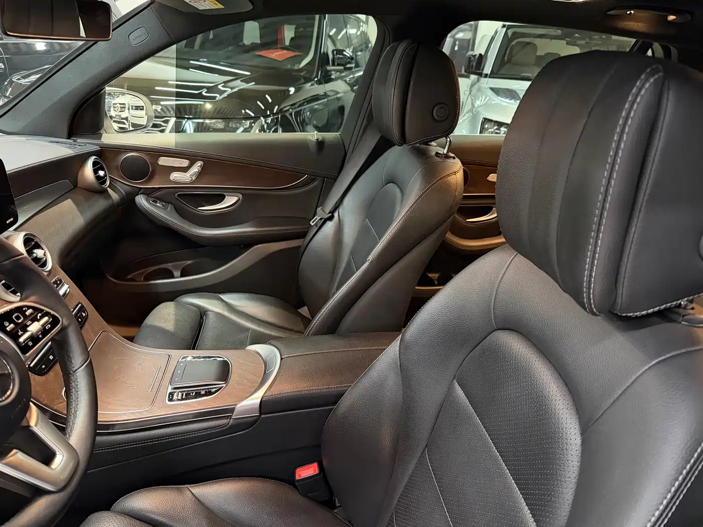 Mercedes-Benz GLC 2021 GLC 260 L 4MATIC Luxury фото 12