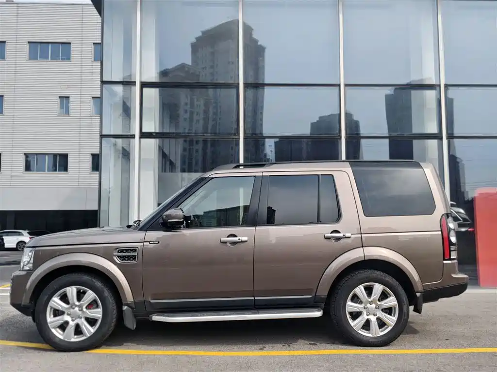 Land Rover Discovery 2015 3.0 SC V6 SE фото 7