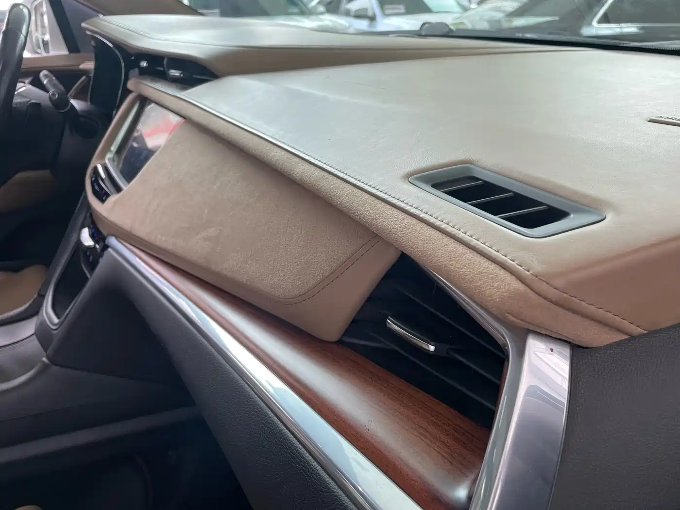 Cadillac XT5 2018 28E 4WD Platinum Edition фото 23