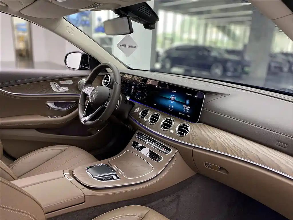 Mercedes-Benz E-Class 2023 E 300 L Fashion фото 9