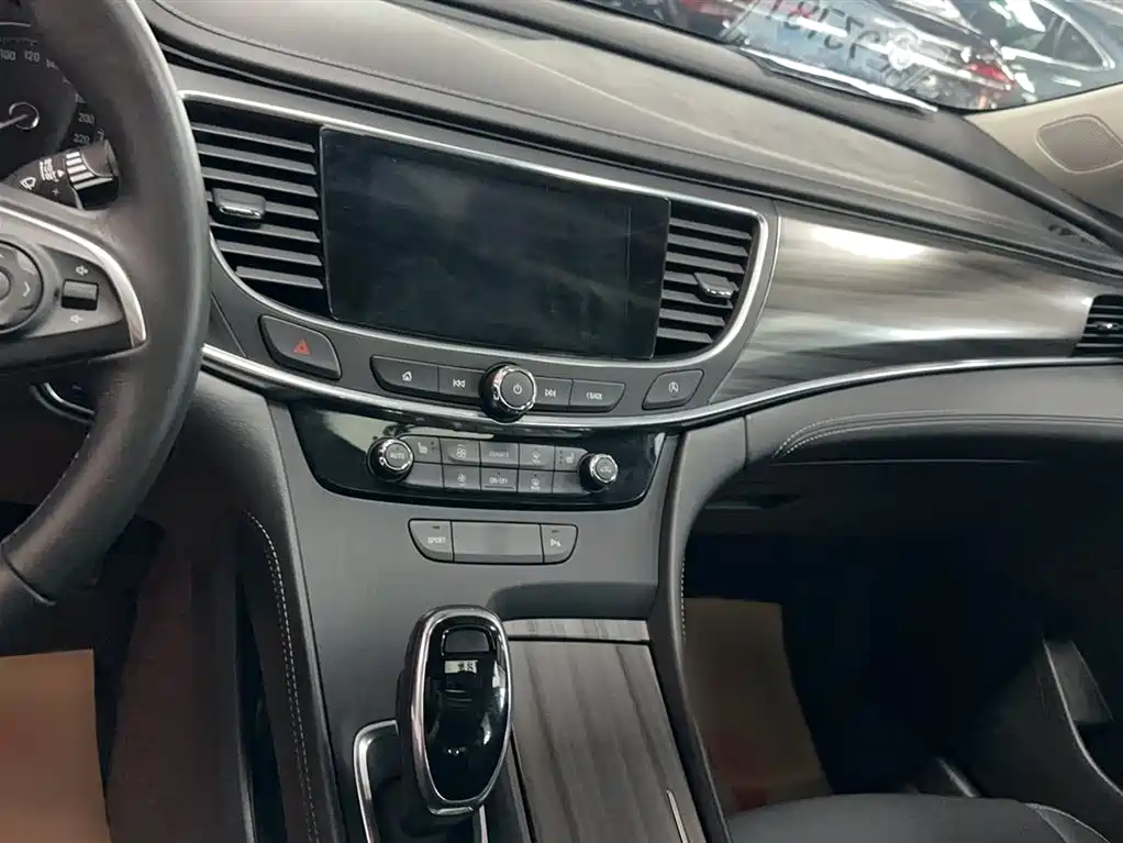 Buick LaCrosse 2022 652T Luxury фото 6