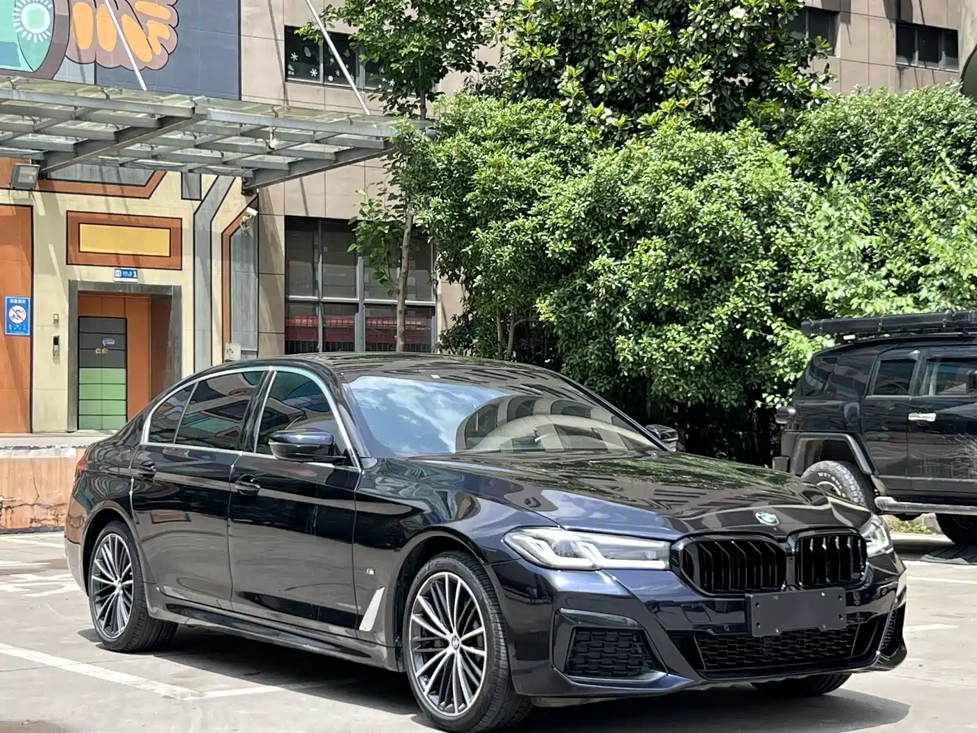 BMW 5 Series 2021 530Li Leading M Sport Package фото 3