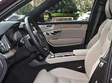 2025 Volvo XC90 Plug-in Hybrid