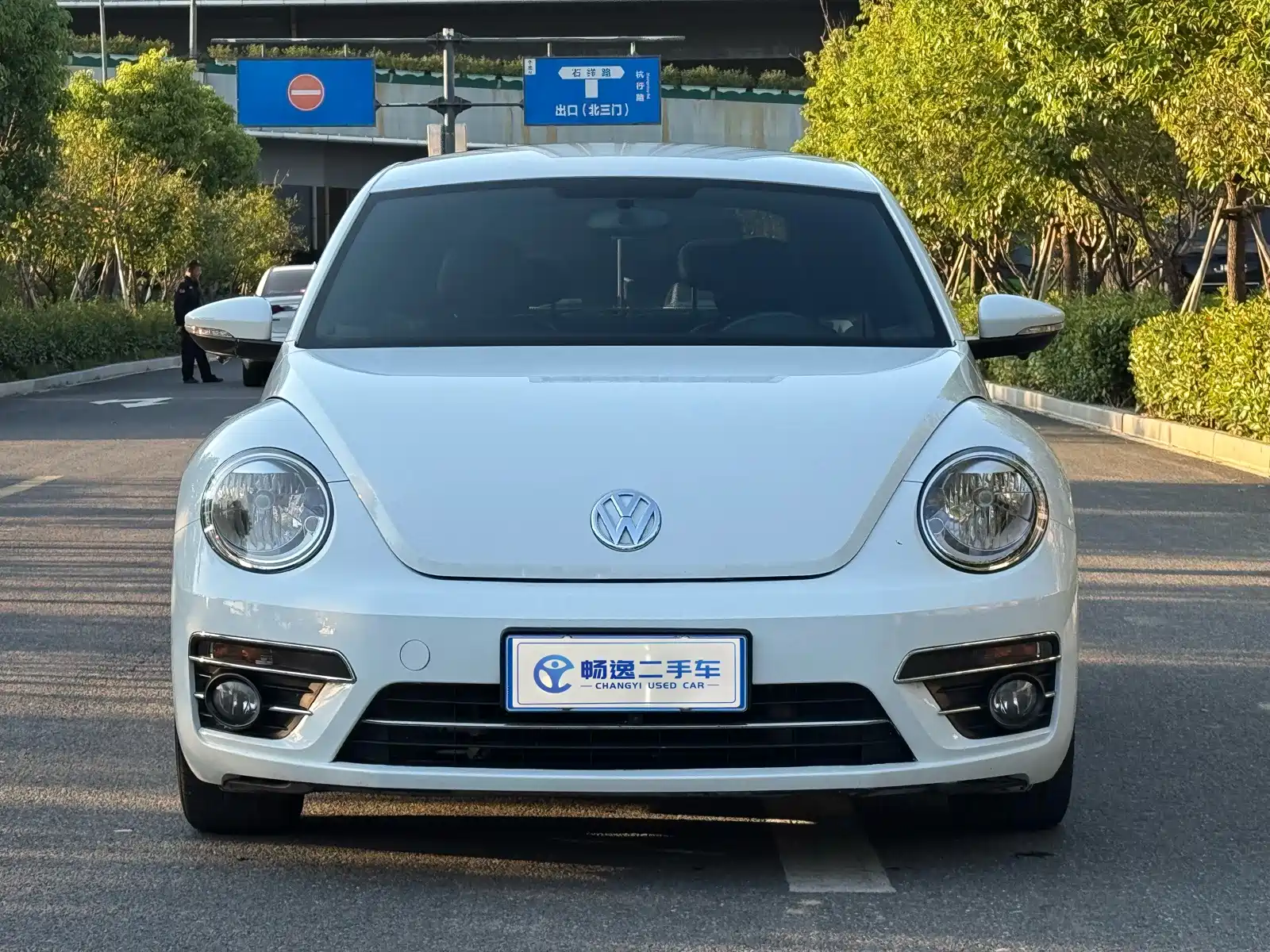 Photo 2 - Volkswagen Beetle