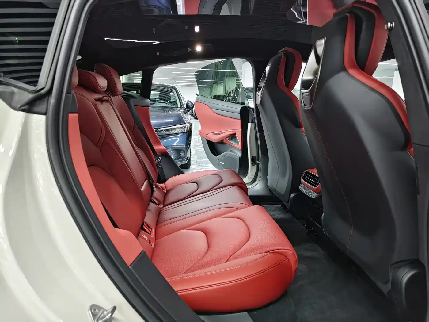 Xiaomi Auto Xiaomi SU7 2024 AWD Extended Range Advanced Smart Driving Max Edition фото 9