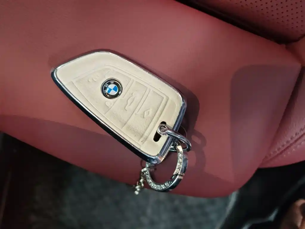 BMW 3 Series 2024 325i M Sport Shadowline Package фото 9