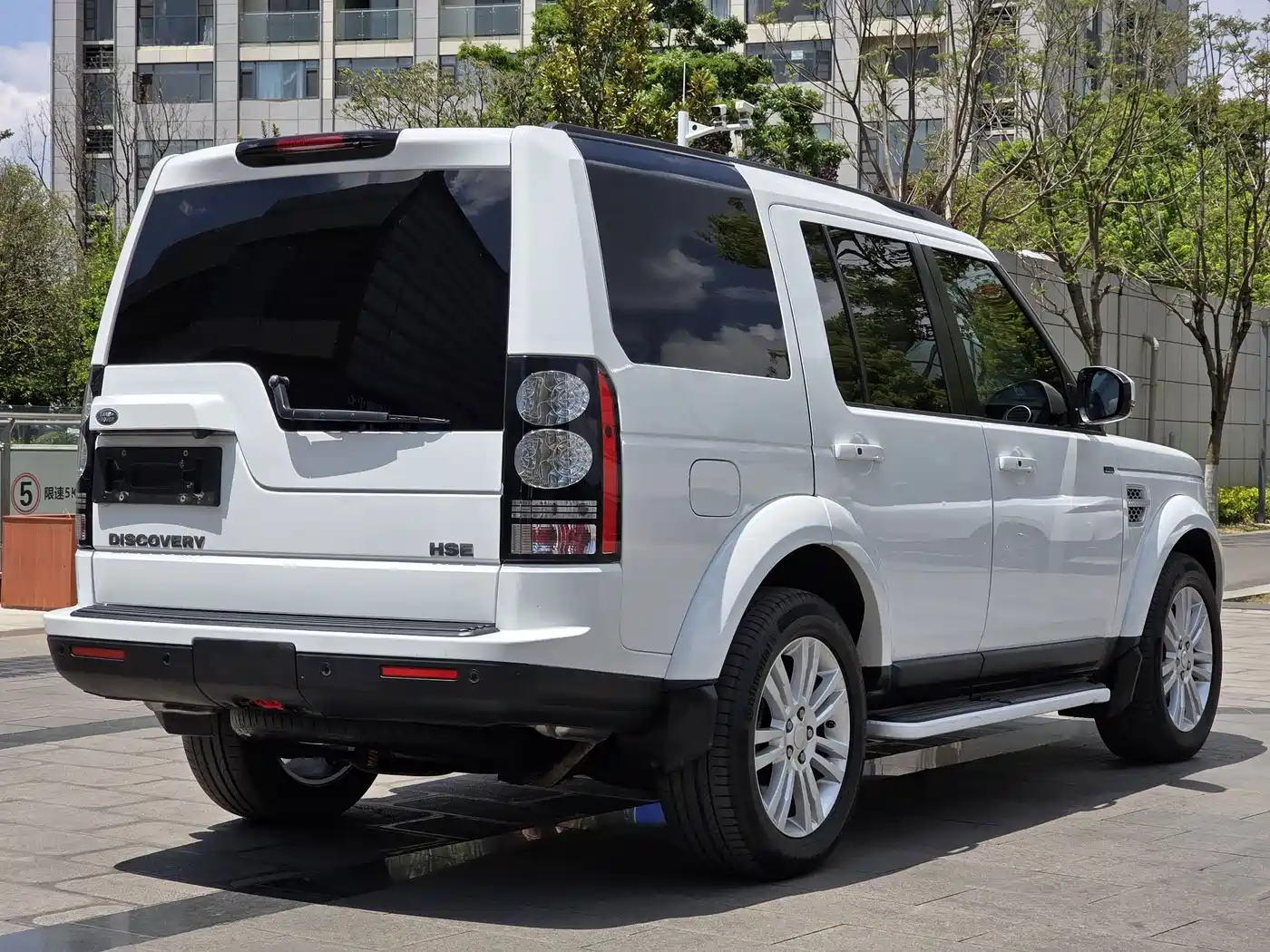 Land Rover Discovery 2016 3.0 SC V6 HSE фото 14