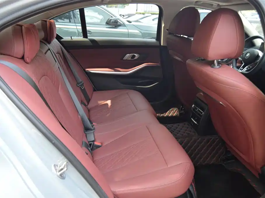 BMW 3 Series 2025 325Li M Sport Package фото 11