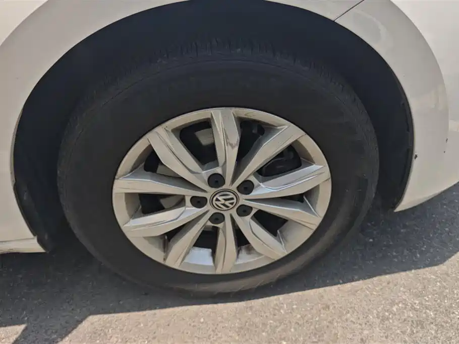 Volkswagen Polo 2019 Plus 1.5L Automatic Colorful Tech Edition фото 6