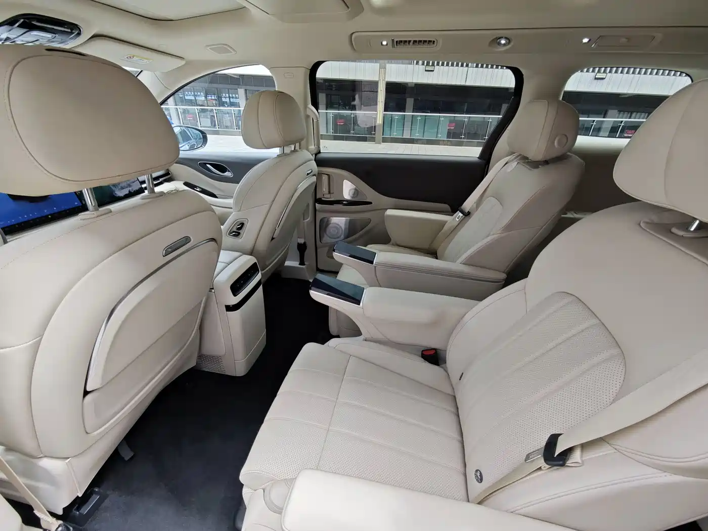 Voyah Auto Voyah Dreamer 2025 PHEV 4WD Kunpeng Premium Edition фото 15