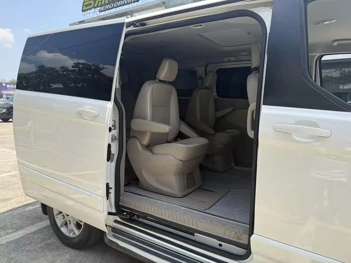 Ford Tourneo 2017 2017 2.0T Automatic Smart Elite Edition