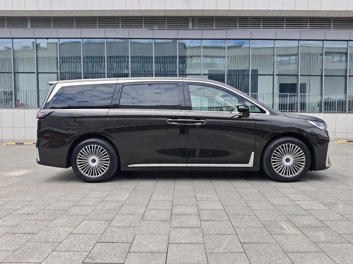 Voyah Auto Voyah Dreamer 2025 PHEV 4WD Kunpeng Premium Edition фото 30