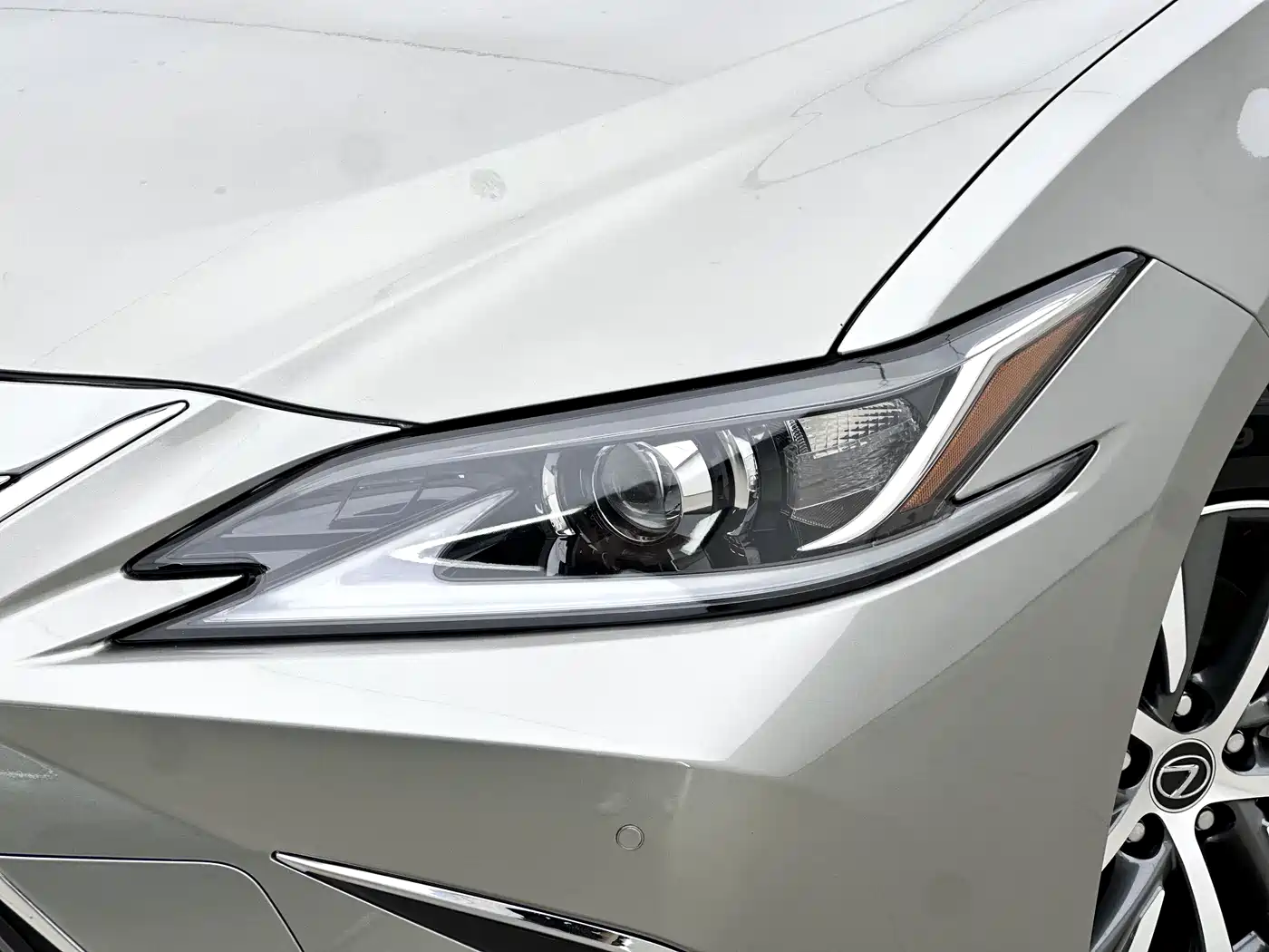 Lexus ES 2020 200 Luxury фото 13