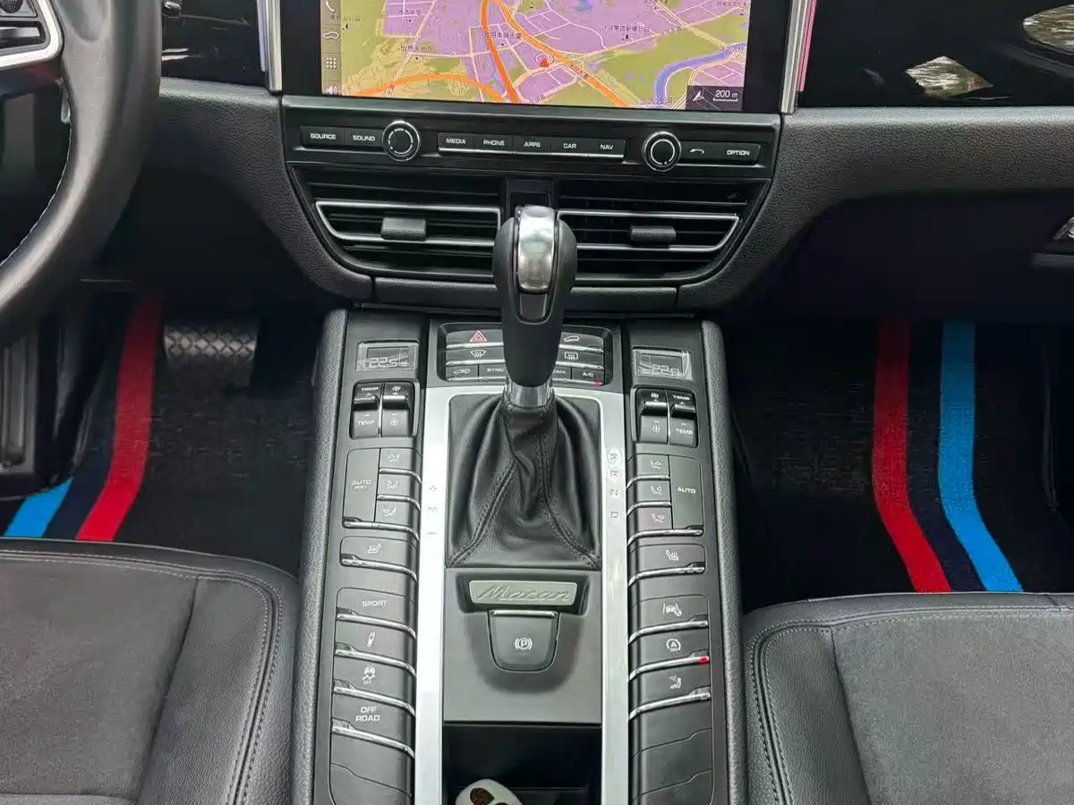 Porsche Macan 2021 Macan 2.0T фото 12