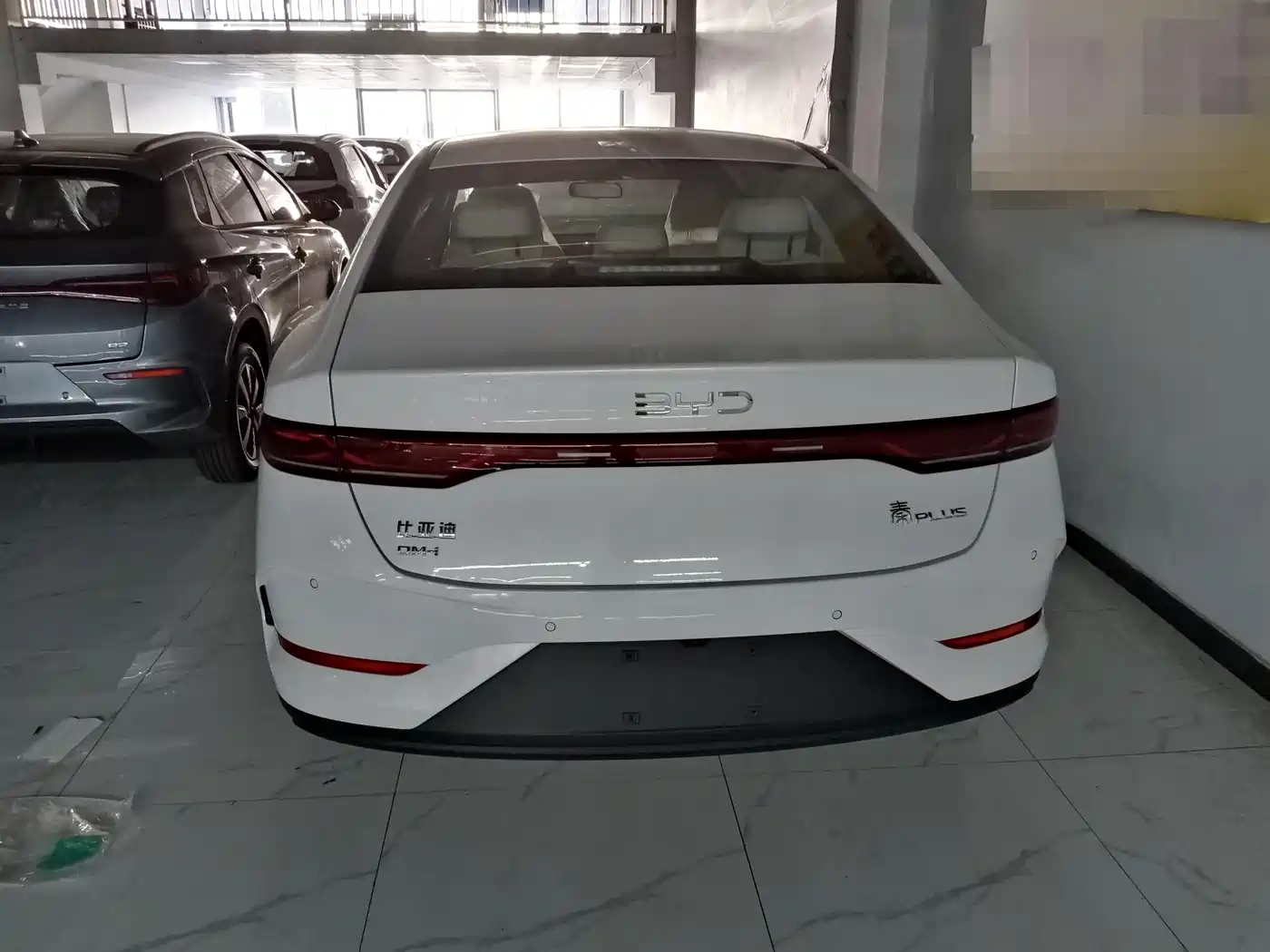 BYD Qin PLUS 2025 DM-i Smart Drive 55KM Leader фото 14