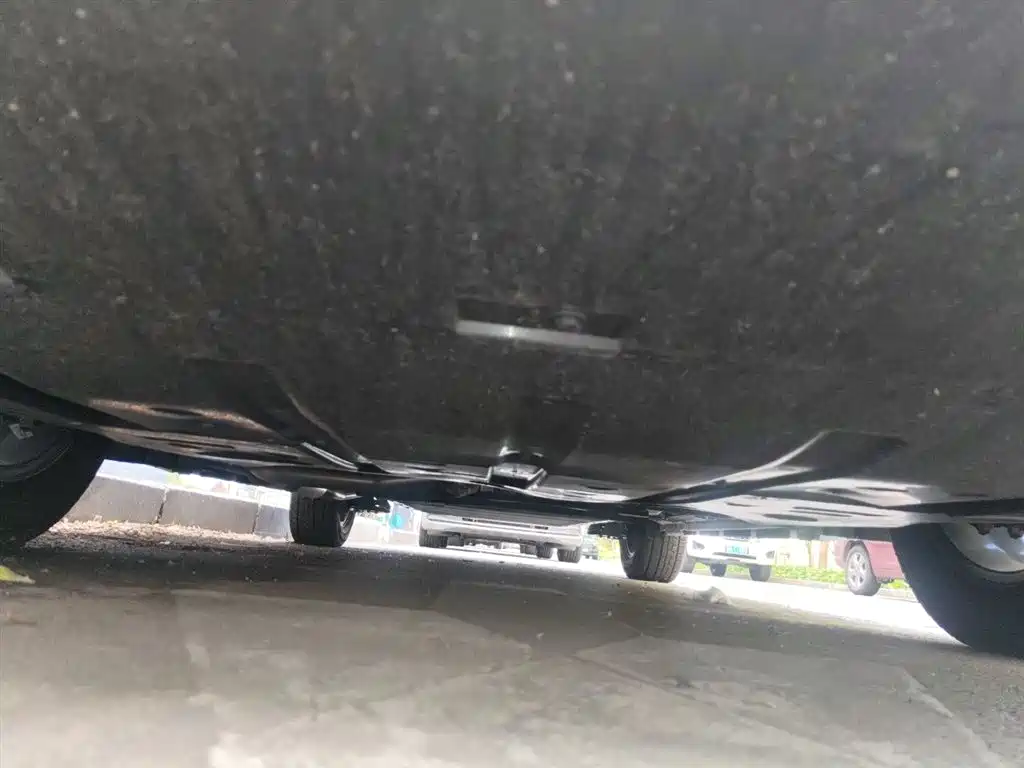 BYD Qin PLUS 2024 Glory Edition DM-i 55KM Leading фото 25