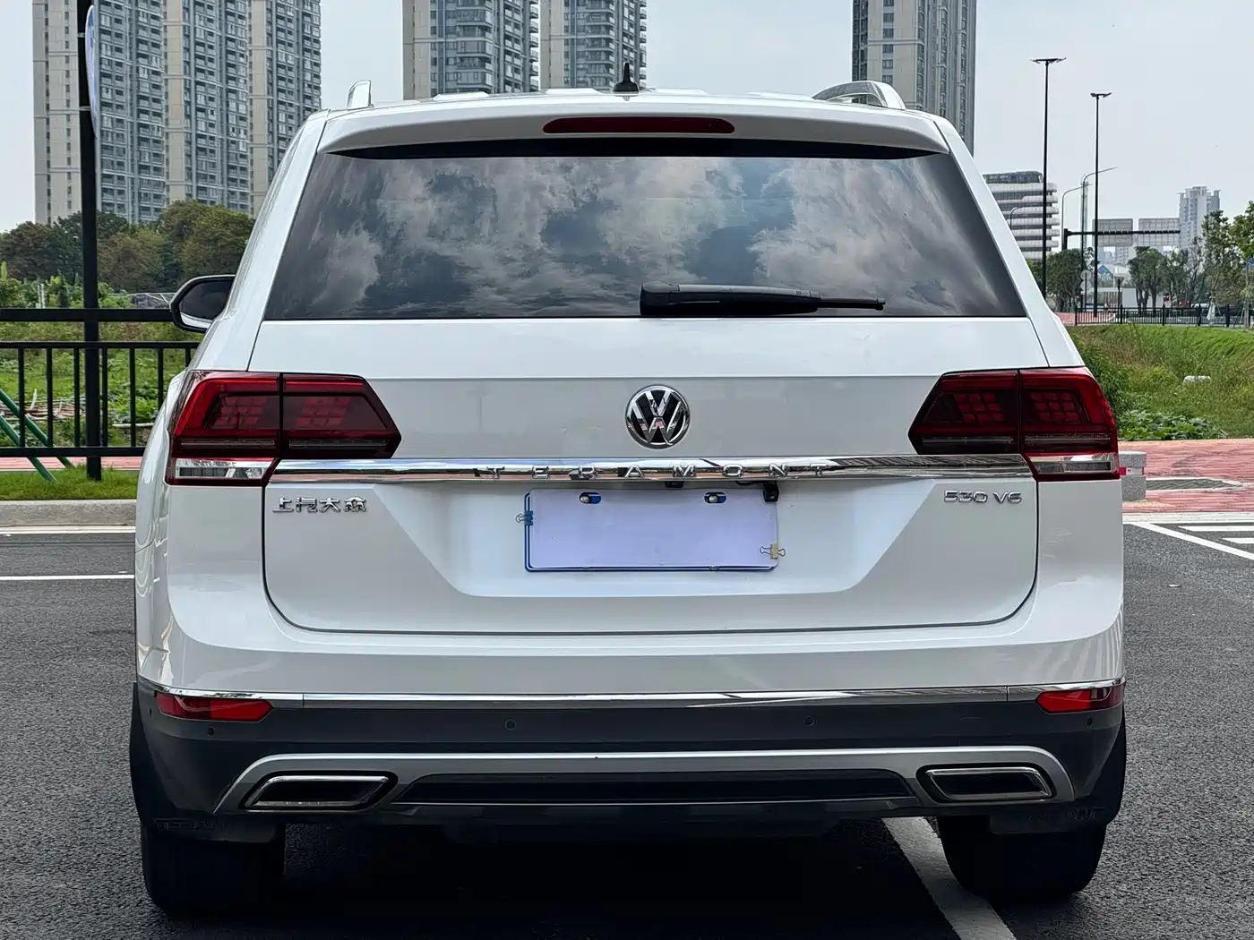 Volkswagen Teramont 2017 530 V6 4WD Luxury Edition фото 11