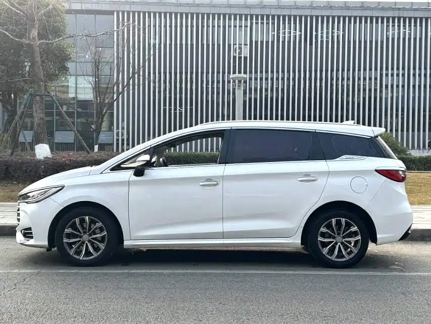 BYD SONG MAX
