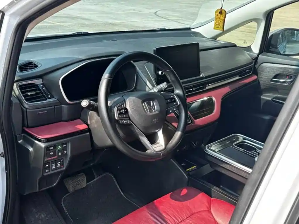 Фото 9 - Honda Elysion