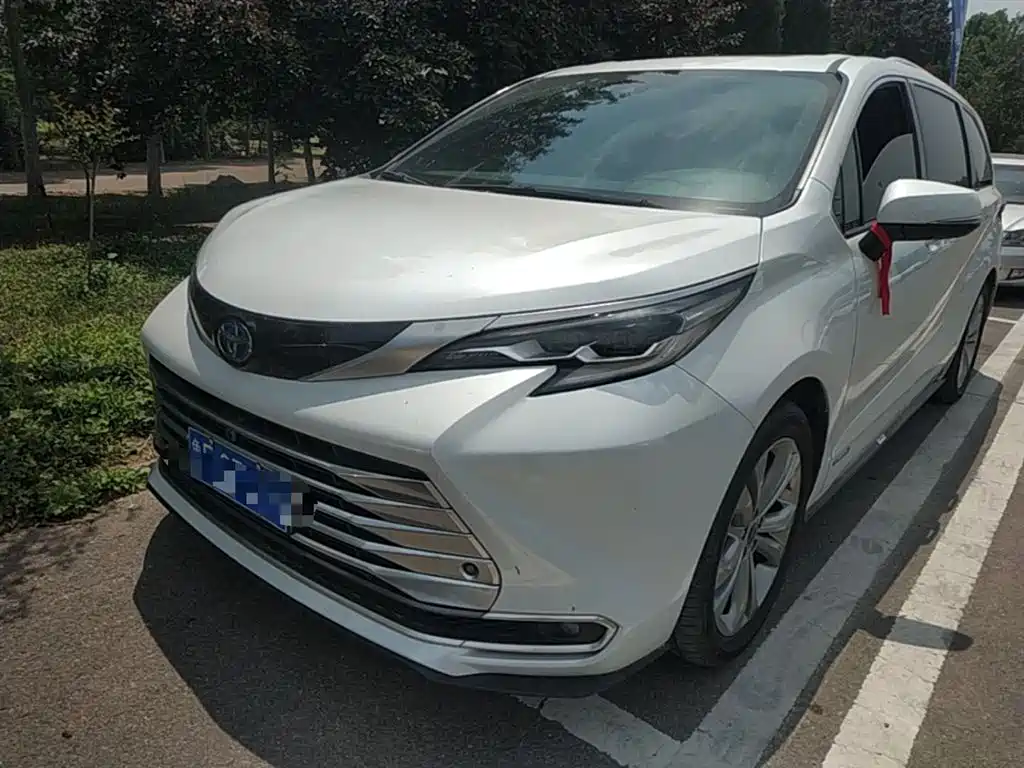Toyota Sienna 2021 2.5L Hybrid Platinum Edition