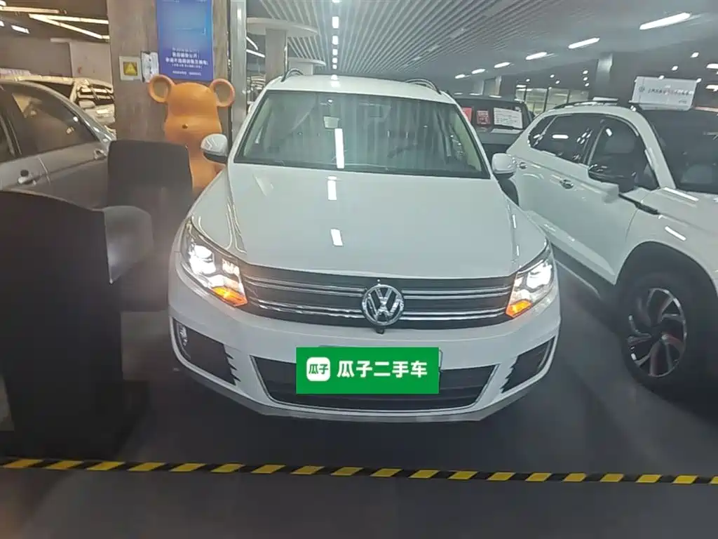 Volkswagen Tiguan 2015 1.8TSI Automatic 2WD Trendline фото 3