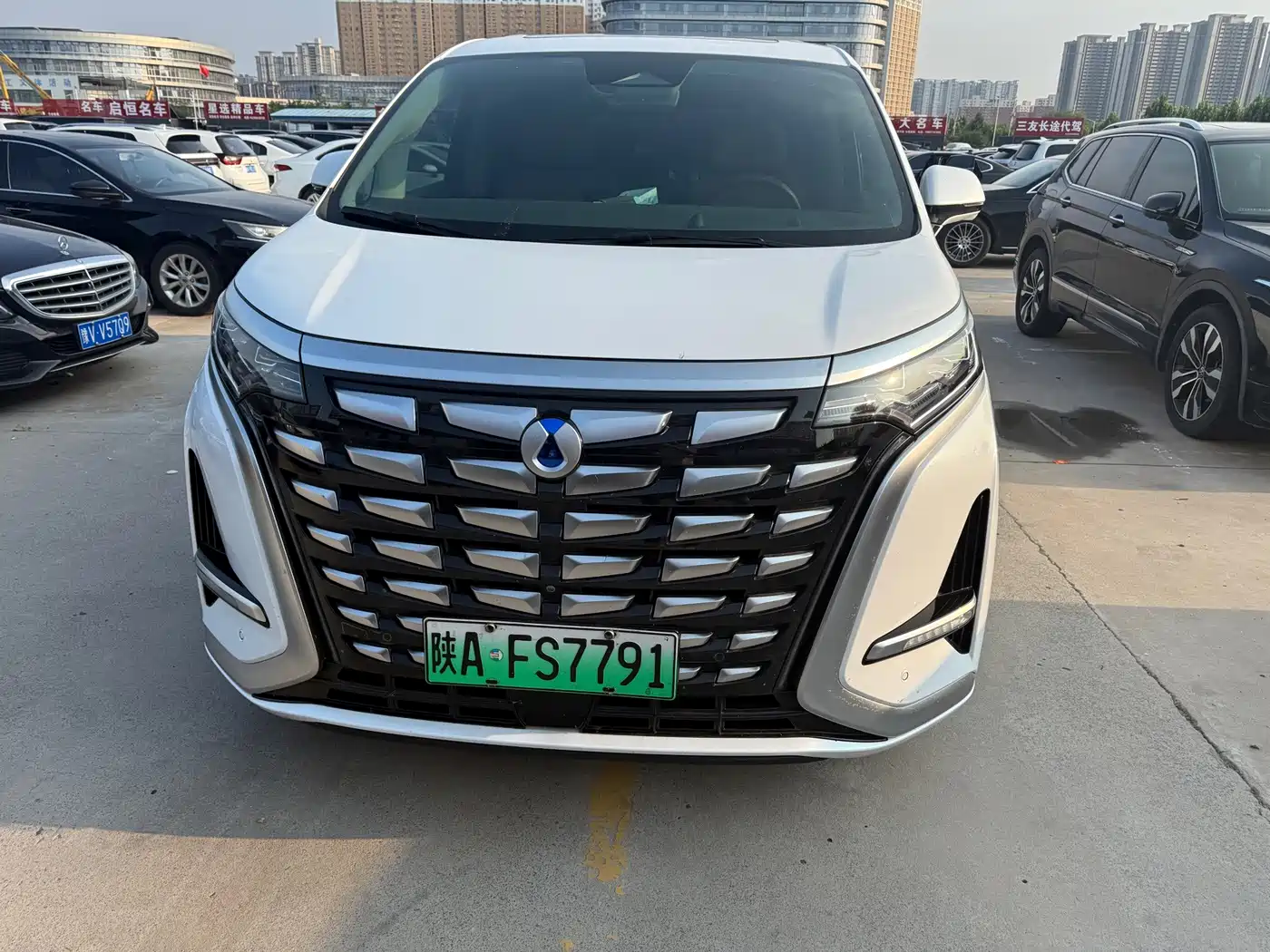 Denza D9 2022 2022 DM-i 970 AWD Flagship