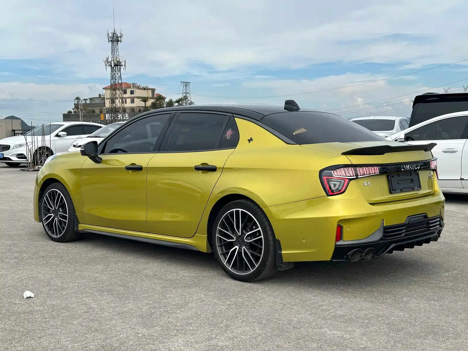 Фото 4 - Lynk & Co 03