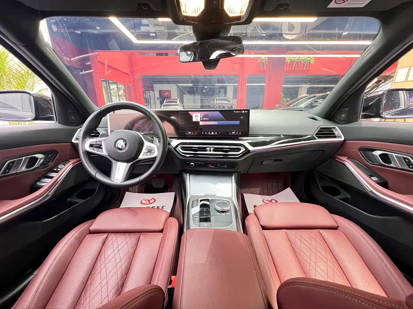 BMW 3 Series 2024 330i M Sport Shadowline Package фото 12