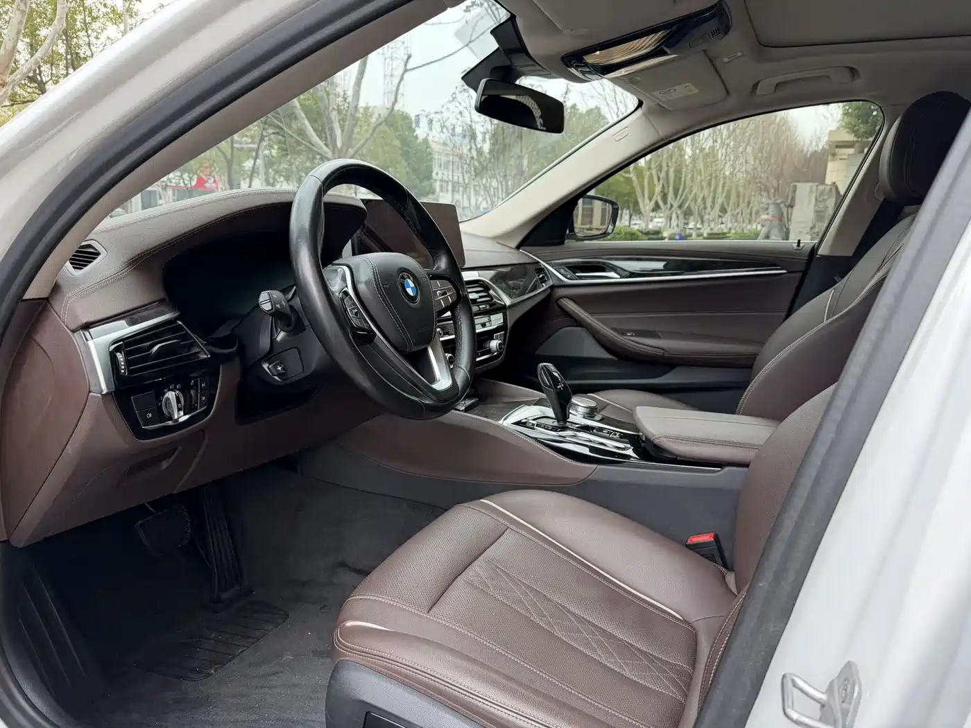 BMW 5 Series 2021 525Li Luxury Package фото 4