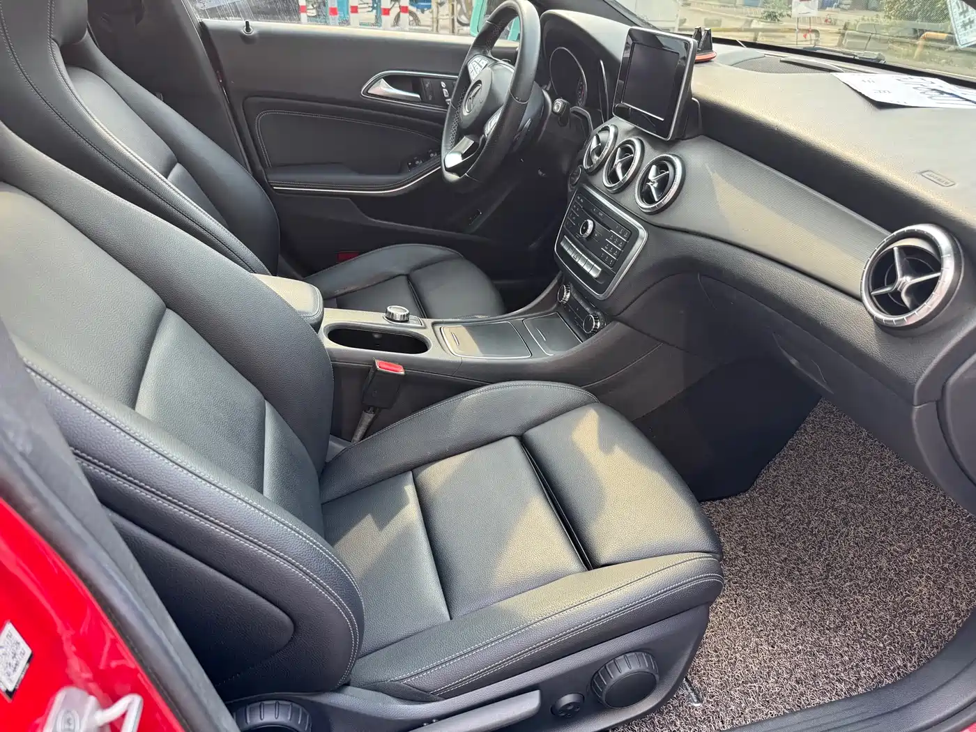 Mercedes-Benz CLA (Import) 2017 CLA 200 Fashion фото 14