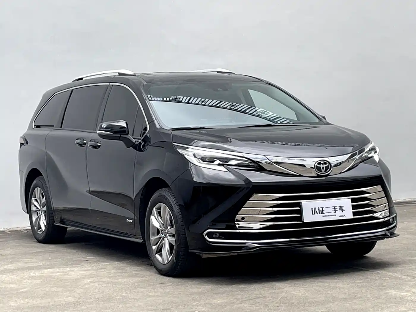 Toyota Sienna 2024 2.5L Hybrid Comfort Edition фото 4