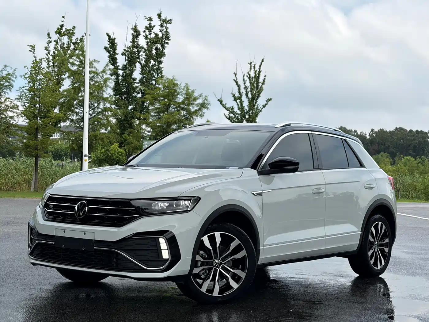 Фото 1 - Volkswagen T-ROC