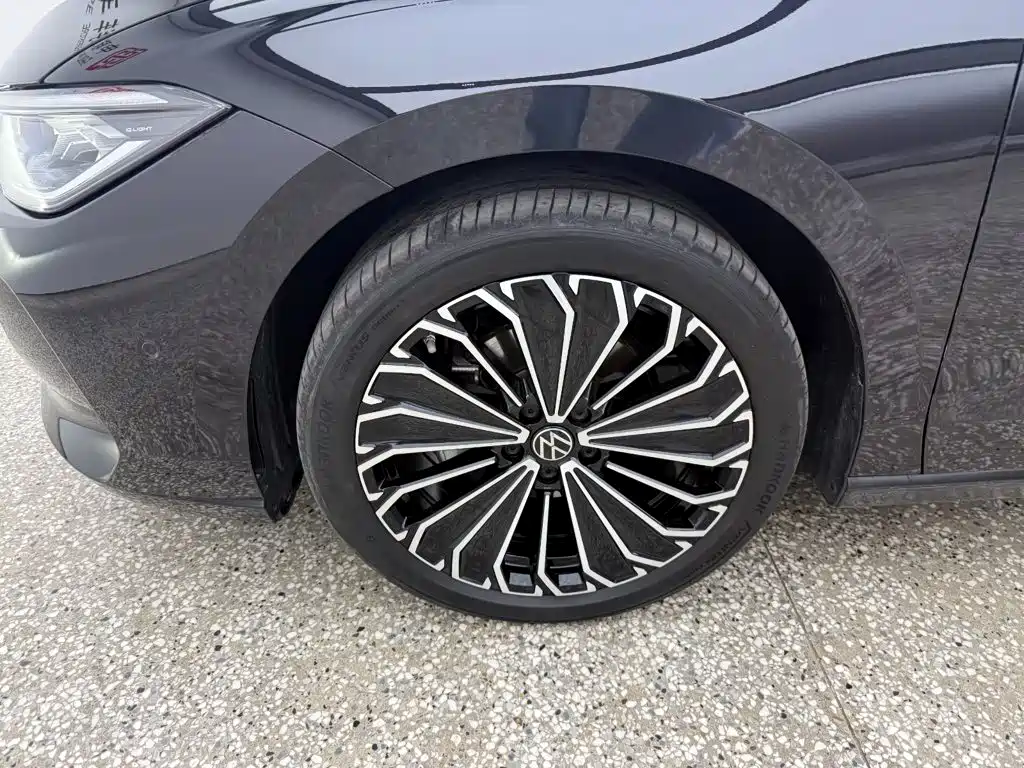 Volkswagen Passat 2026 2025 Pro 380TSI Dragon Prestige Edition