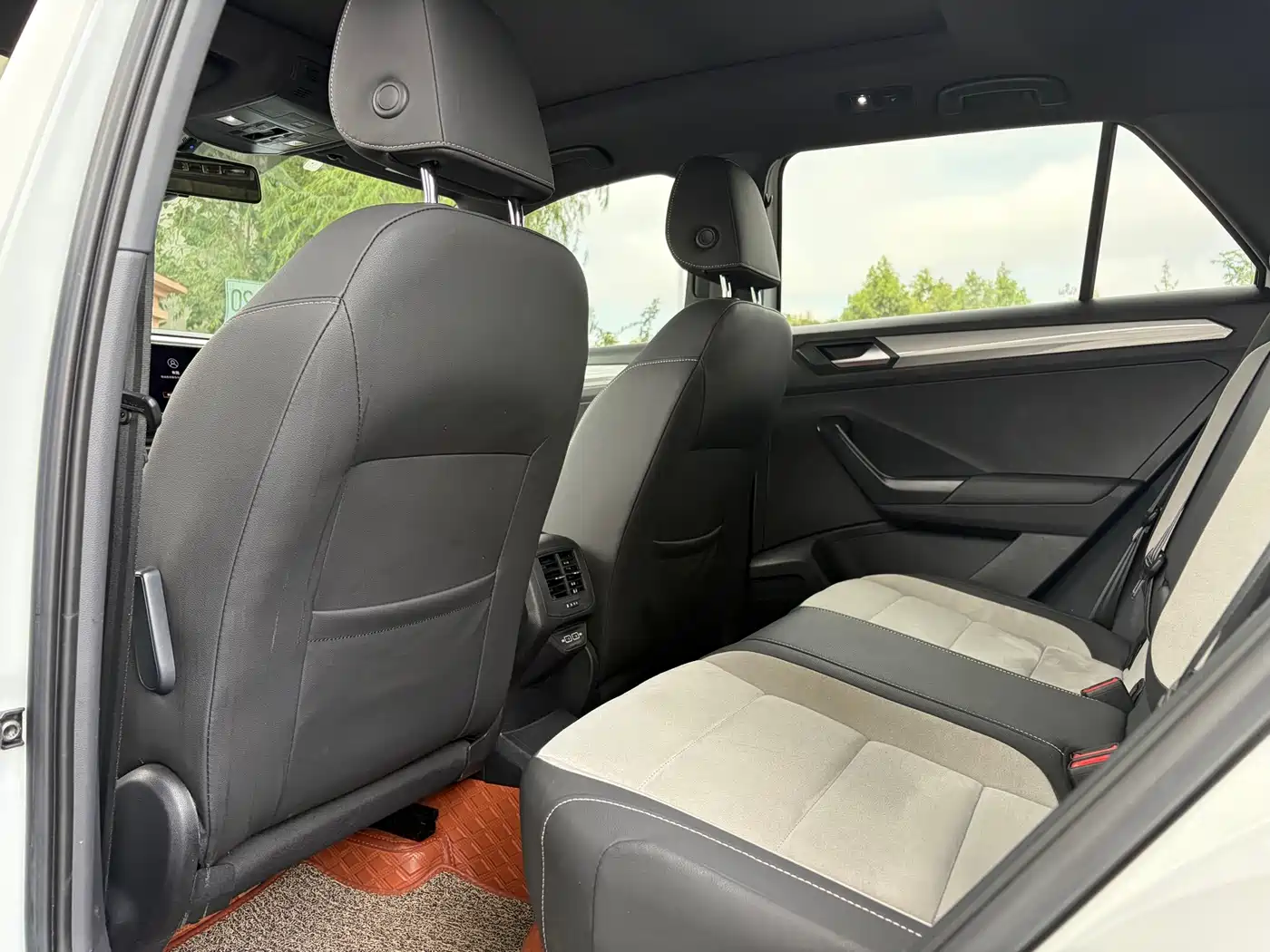 Фото 8 - Volkswagen T-ROC