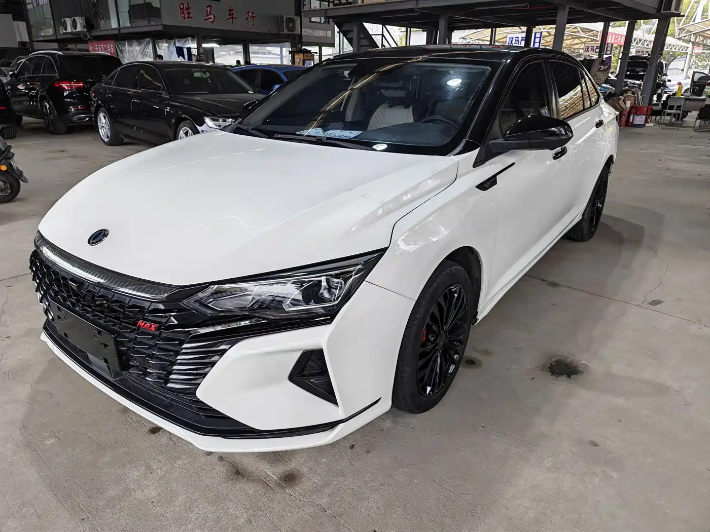 DONGFENG YI HYUN MAX