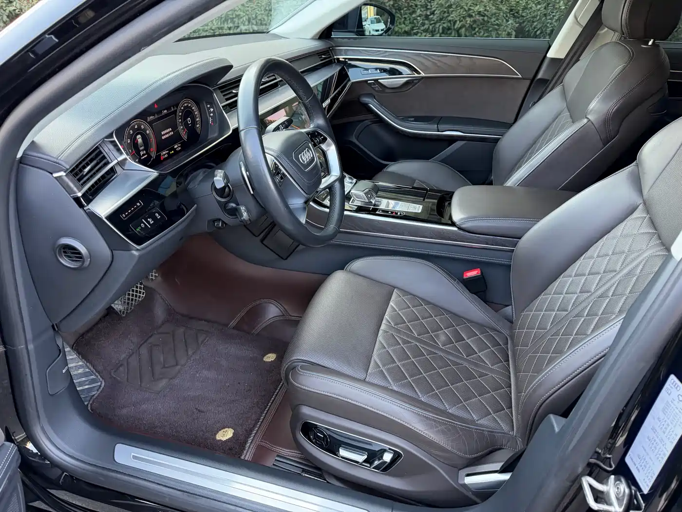 Audi A8 2023 A8L 50 TFSI quattro Exclusive фото 11