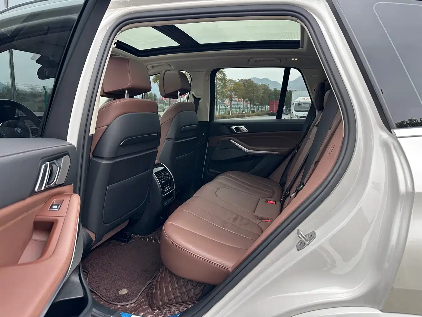BMW X5 (Import) 2022 xDrive40i Premium M Sport Package фото 7