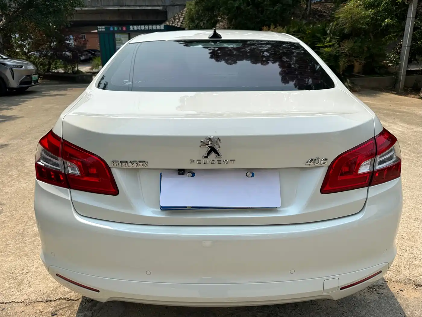 Peugeot 408 2018 1.8L Automatic Luxury Edition фото 8