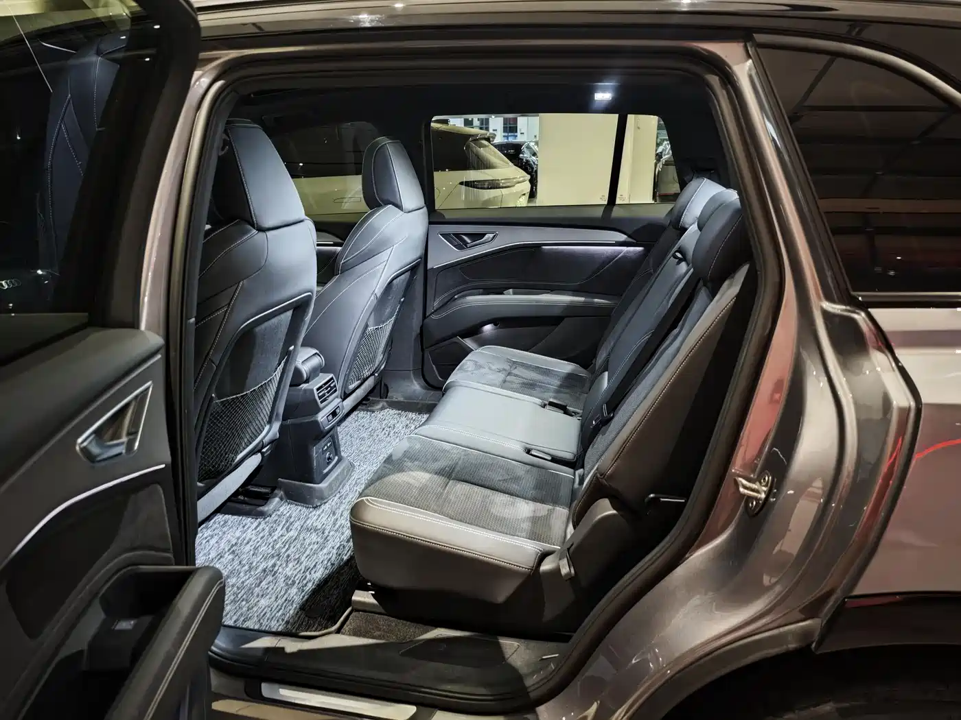 Audi Q5 e-tron 2022 40 e-tron Starlight Mech Suit фото 6