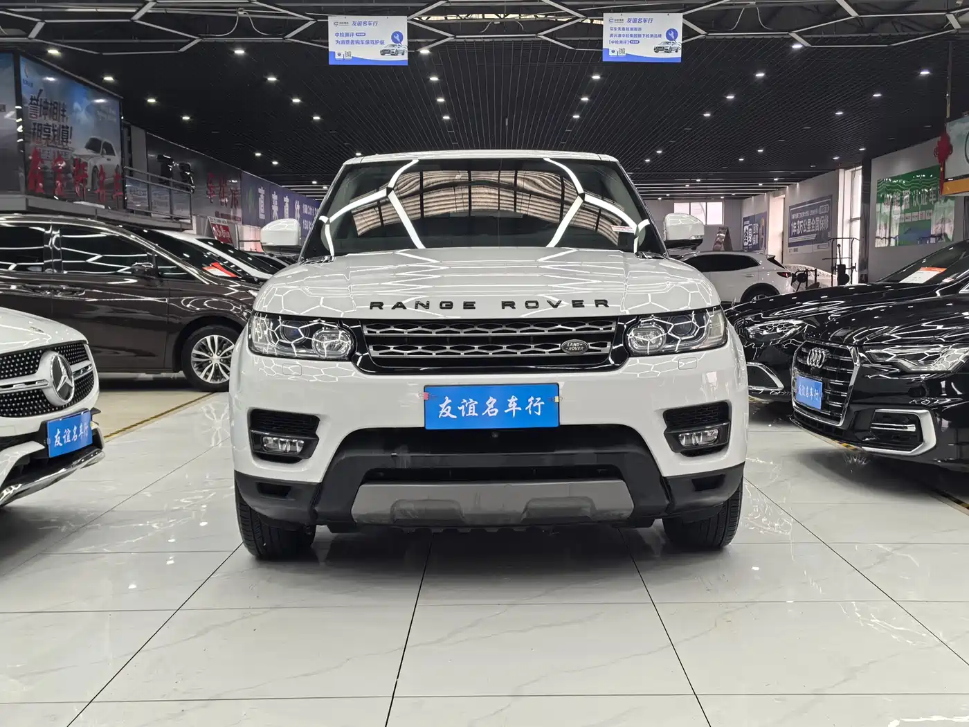 Land Rover Range Rover Sport 2017 3.0 SC V6 SE фото 2